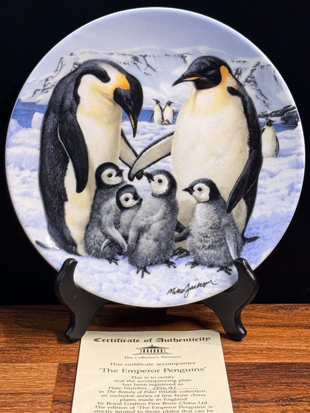 1991 ROYAL GRAFTON “The Emperor Penguins” By Mike Jackson Collector Plate